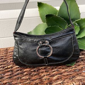 Guess vegan leather like new handbag purse black